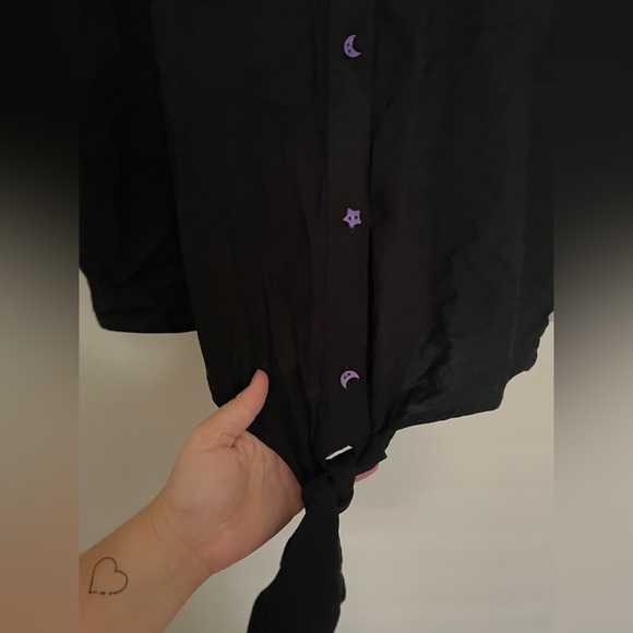 Disney Hocus Pocus Crop Tee - Picture 5 of 6